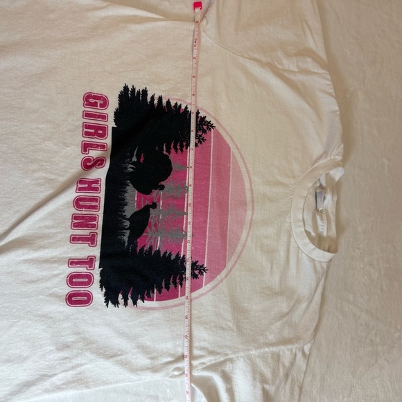 NWOT Girls Hunt Too White and Pink Women’s T-Shirt - Picture 5 of 8